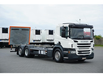 Kamion sa golom šasijom i zatvorenom kabinom SCANIA P 410