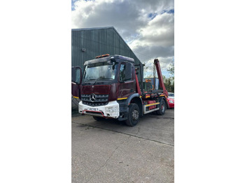 Kamion za utovaranje kontejnera MERCEDES-BENZ Arocs