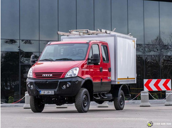 Kamion sa golom šasijom i zatvorenom kabinom IVECO Daily