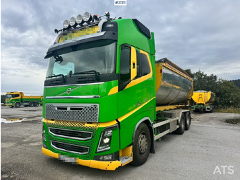 Kamion sa hidrauličnom kukom VOLVO FH16 750