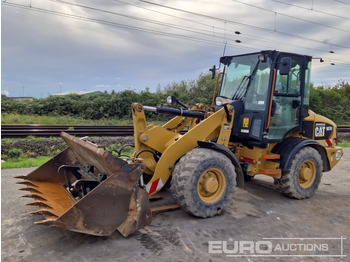 Utovarivač točkaš CATERPILLAR