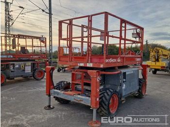 Lift u obliku makaza 2015 SkyJack SJ6826RT: slika 5