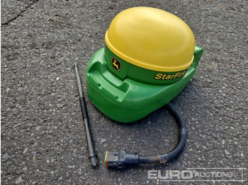 Poljoprivredna mašina JOHN DEERE