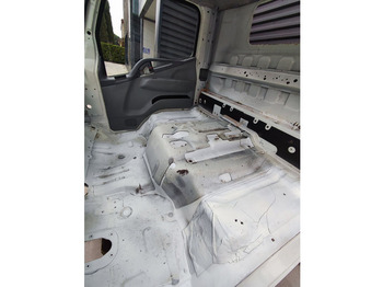 Kabina i enterijer za Kamion Mitsubishi Fuso CANTER S TYPE EURO 5 EURO 6 MODEL: slika 4