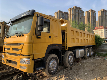 Kiper SINOTRUK HOWO 8X4 Dump Truck: slika 1