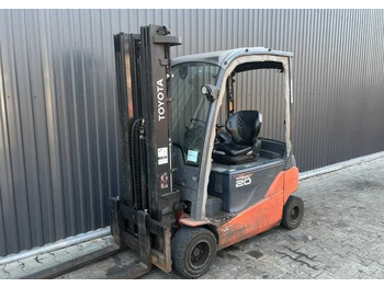 Električni viljuškar TOYOTA
