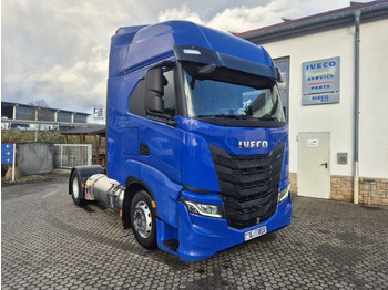 Tegljač IVECO S-WAY