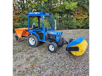 Komunalni traktor ISEKI