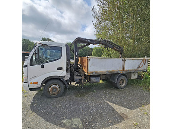 Kamion sa tovarnim sandukom TOYOTA