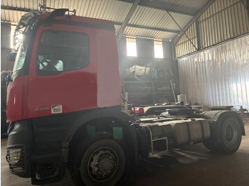 Tegljač MERCEDES-BENZ Arocs