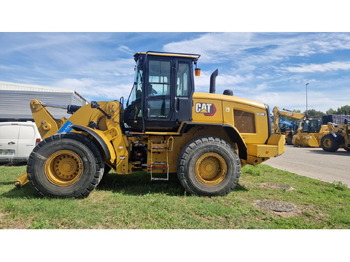 Utovarivač točkaš CATERPILLAR 938M