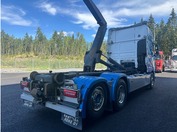 Kamion sa hidrauličnom kukom DAF XF 530 6x2*4: slika 4