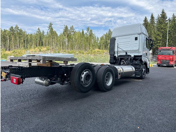 Novu Kamion sa golom šasijom i zatvorenom kabinom Iveco S-Way AS26S50 NP 2xLNG 6x2*4: slika 4