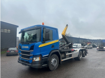 Kamion sa hidrauličnom kukom SCANIA P 360