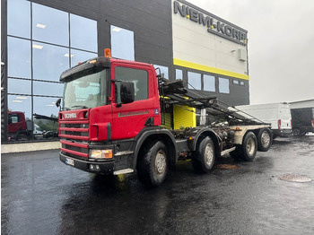Kamion za utovaranje kontejnera SCANIA P114