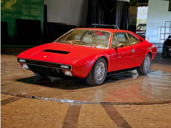 Automobil FERRARI