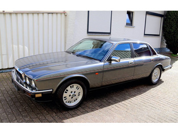 Automobil JAGUAR