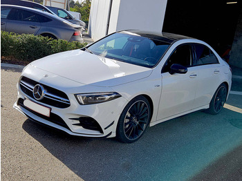 Limuzina MERCEDES-BENZ