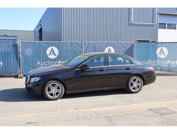 Limuzina MERCEDES-BENZ