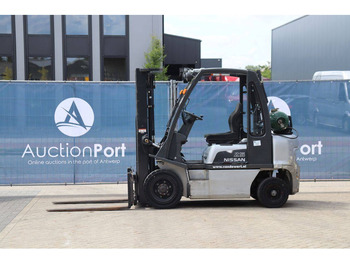 Gasni viljuškar NISSAN