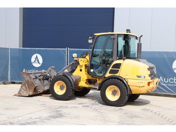 Utovarivač točkaš Volvo L25F: slika 3