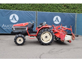 Traktor YANMAR