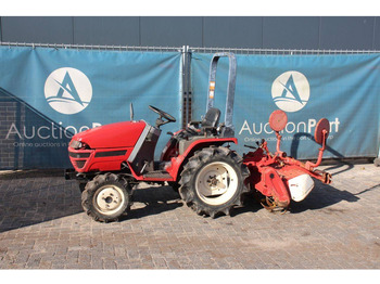 Traktor YANMAR