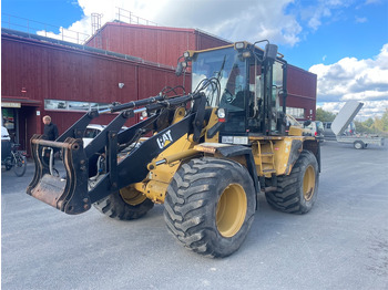 Utovarivač točkaš CATERPILLAR