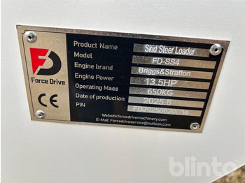 Mini utovarivač ForceDrive Skis Steer Loader (2025): slika 5