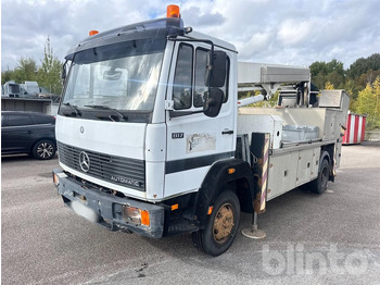 Vazdušna platforma montirana na kamion MERCEDES-BENZ