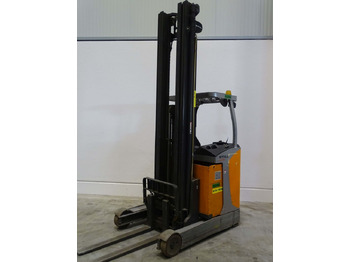 Regalni viljuškar STILL