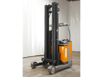 Regalni viljuškar STILL