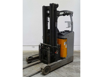 Regalni viljuškar STILL