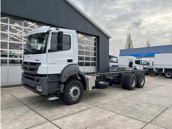 Kamion sa golom šasijom i zatvorenom kabinom MERCEDES-BENZ Axor 3344