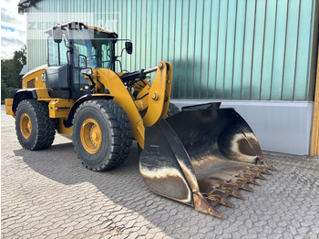 Utovarivač točkaš CATERPILLAR 938M