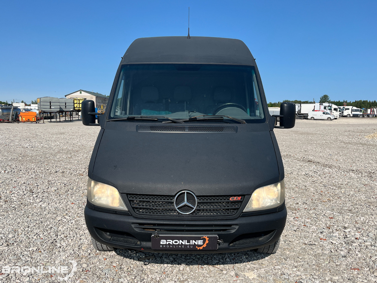 2004 Mercedes-Benz Sprinter 313 CDI 2.2d 95kW - Furgon: slika 3 2004 Mercedes-Benz Sprinter 313 CDI 2.2d 95kW - Furgon: slika 3
