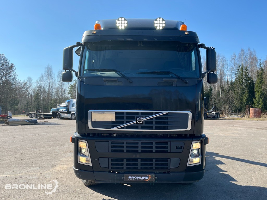 2005 Volvo FH12 8x4 + konkslift 26t - Kamion sa hidrauličnom kukom: slika 3 2005 Volvo FH12 8x4 + konkslift 26t - Kamion sa hidrauličnom kukom: slika 3
