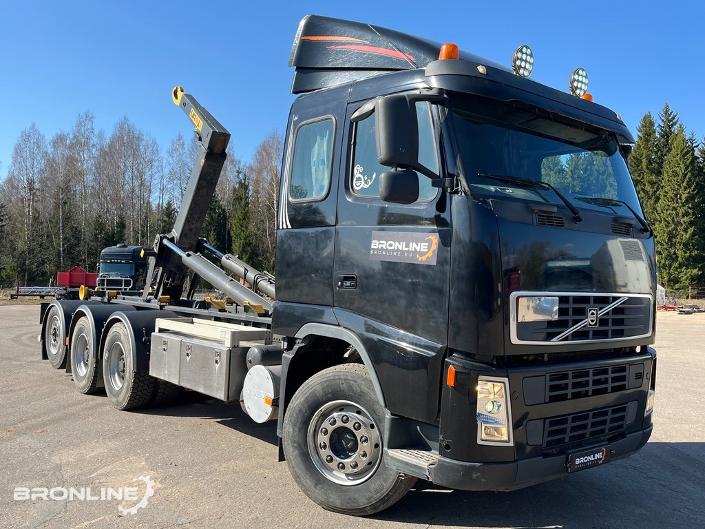 2005 Volvo FH12 8x4 + konkslift 26t - Kamion sa hidrauličnom kukom: slika 1 2005 Volvo FH12 8x4 + konkslift 26t - Kamion sa hidrauličnom kukom: slika 1