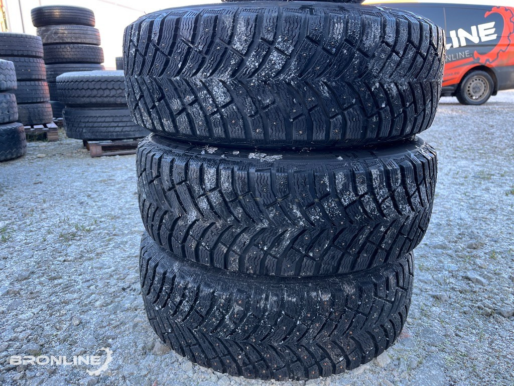 Veljekomplekt naastrehvidega 195/65/R15 - Kompletan točak za Dostavno vozilo: slika 3 Veljekomplekt naastrehvidega 195/65/R15 - Kompletan točak za Dostavno vozilo: slika 3