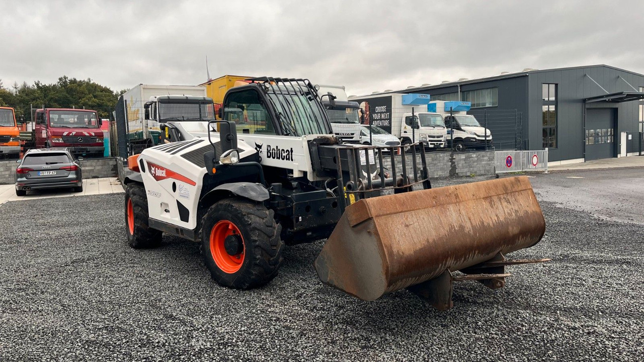 Bobcat T35.105LB Teleskoplader 7600 Kg Gabel Schaufel - Utovarivač točkaš: slika 3 Bobcat T35.105LB Teleskoplader 7600 Kg Gabel Schaufel - Utovarivač točkaš: slika 3