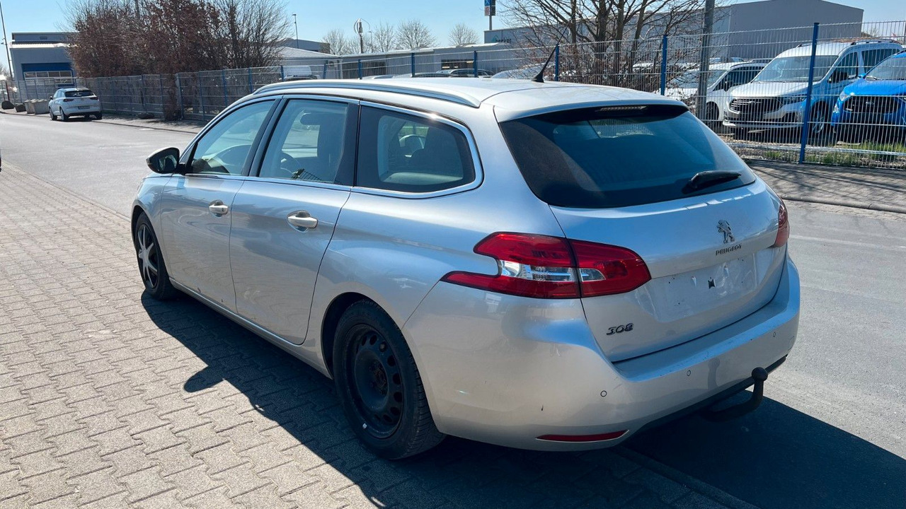 Peugeot 308 SW Allure 8-Fach Bereift Kopfdichtungsschade - Automobil: slika 3 Peugeot 308 SW Allure 8-Fach Bereift Kopfdichtungsschade - Automobil: slika 3