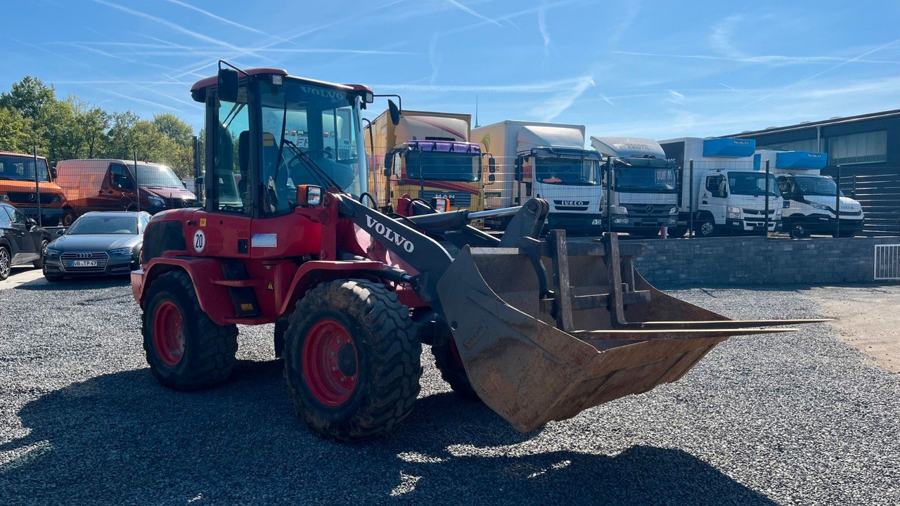 Volvo L35G Radlader 7200 Kg Schaufel Gabel Volvo L35G Radlader 7200 Kg Schaufel Gabel - Utovarivač točkaš: slika 3 Volvo L35G Radlader 7200 Kg Schaufel Gabel Volvo L35G Radlader 7200 Kg Schaufel Gabel - Utovarivač točkaš: slika 3