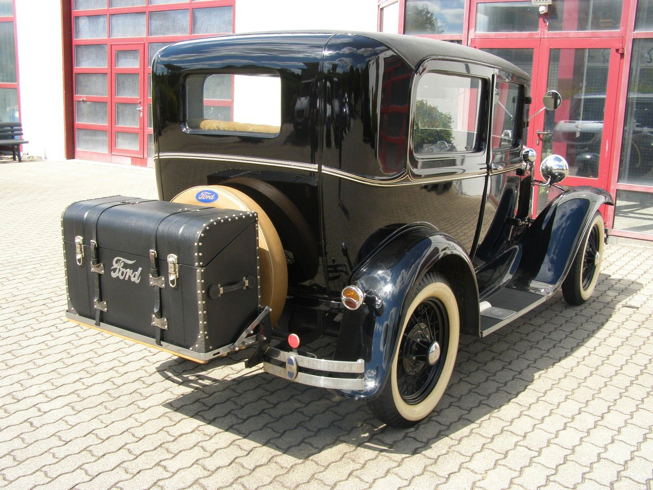 Ford MODELL A / TUDOR + H-Kennzeichen - Limuzina: slika 2 Ford MODELL A / TUDOR + H-Kennzeichen - Limuzina: slika 2