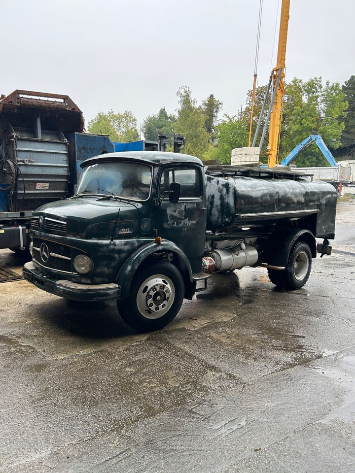 Mercedes-Benz L 911 4x2 Baujahr 1966 - Kamion sa golom šasijom i zatvorenom kabinom: slika 2 Mercedes-Benz L 911 4x2 Baujahr 1966 - Kamion sa golom šasijom i zatvorenom kabinom: slika 2