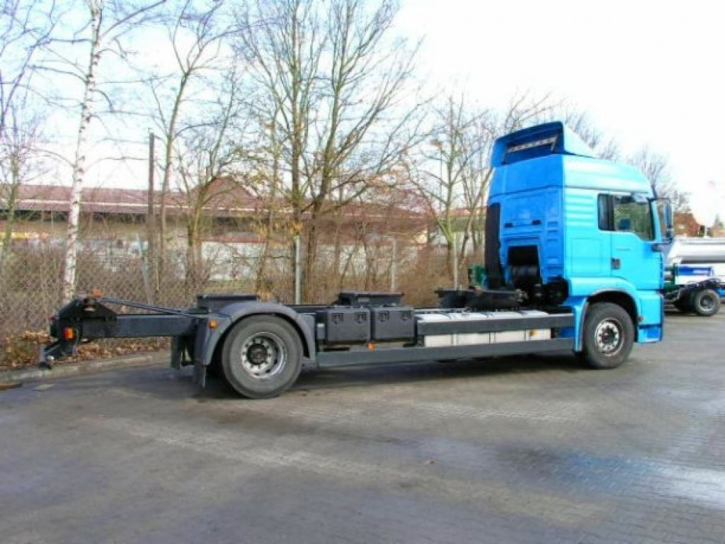 MAN 18.410 TGA2 Achs BDF- LKW - Kamion za prevoz kontejnera/ Kamion sa promenjivim sandukom: slika 4 MAN 18.410 TGA2 Achs BDF- LKW - Kamion za prevoz kontejnera/ Kamion sa promenjivim sandukom: slika 4