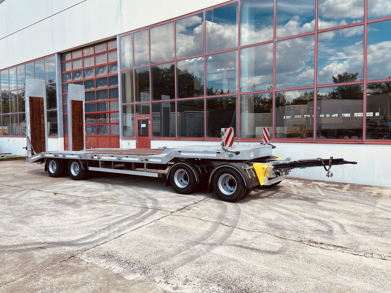 Möslein T 4 VB F 4 Achs Tieflader- Anhänger, Neufahrzeug - Niska prikolica za prevoz: slika 4 Möslein T 4 VB F 4 Achs Tieflader- Anhänger, Neufahrzeug - Niska prikolica za prevoz: slika 4