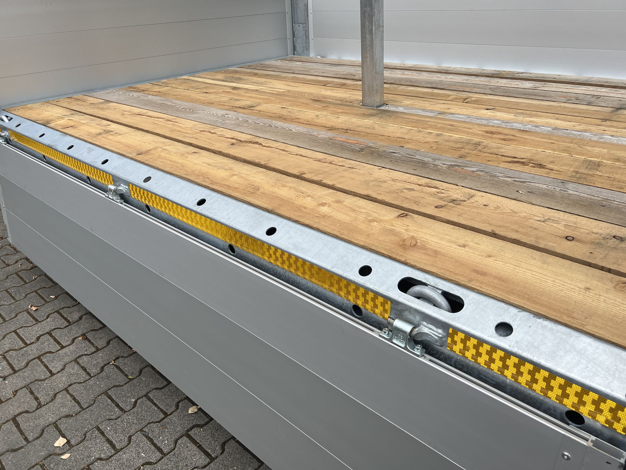 Lizing Möslein THT 14,4 G 6,2 14,4 t GG Tandem- Pritschenanhänger- Tieflader Möslein THT 14,4 G 6,2 14,4 t GG Tandem- Pritschenanhänger- Tieflader: slika 10 Lizing Möslein THT 14,4 G 6,2 14,4 t GG Tandem- Pritschenanhänger- Tieflader Möslein THT 14,4 G 6,2 14,4 t GG Tandem- Pritschenanhänger- Tieflader: slika 10