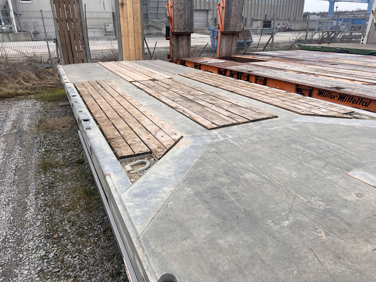 Möslein TO 3 F Schwebheim 3 Achs Tiefladeranhänger 9 m Ladefläche - Niska prikolica za prevoz: slika 2 Möslein TO 3 F Schwebheim 3 Achs Tiefladeranhänger 9 m Ladefläche - Niska prikolica za prevoz: slika 2