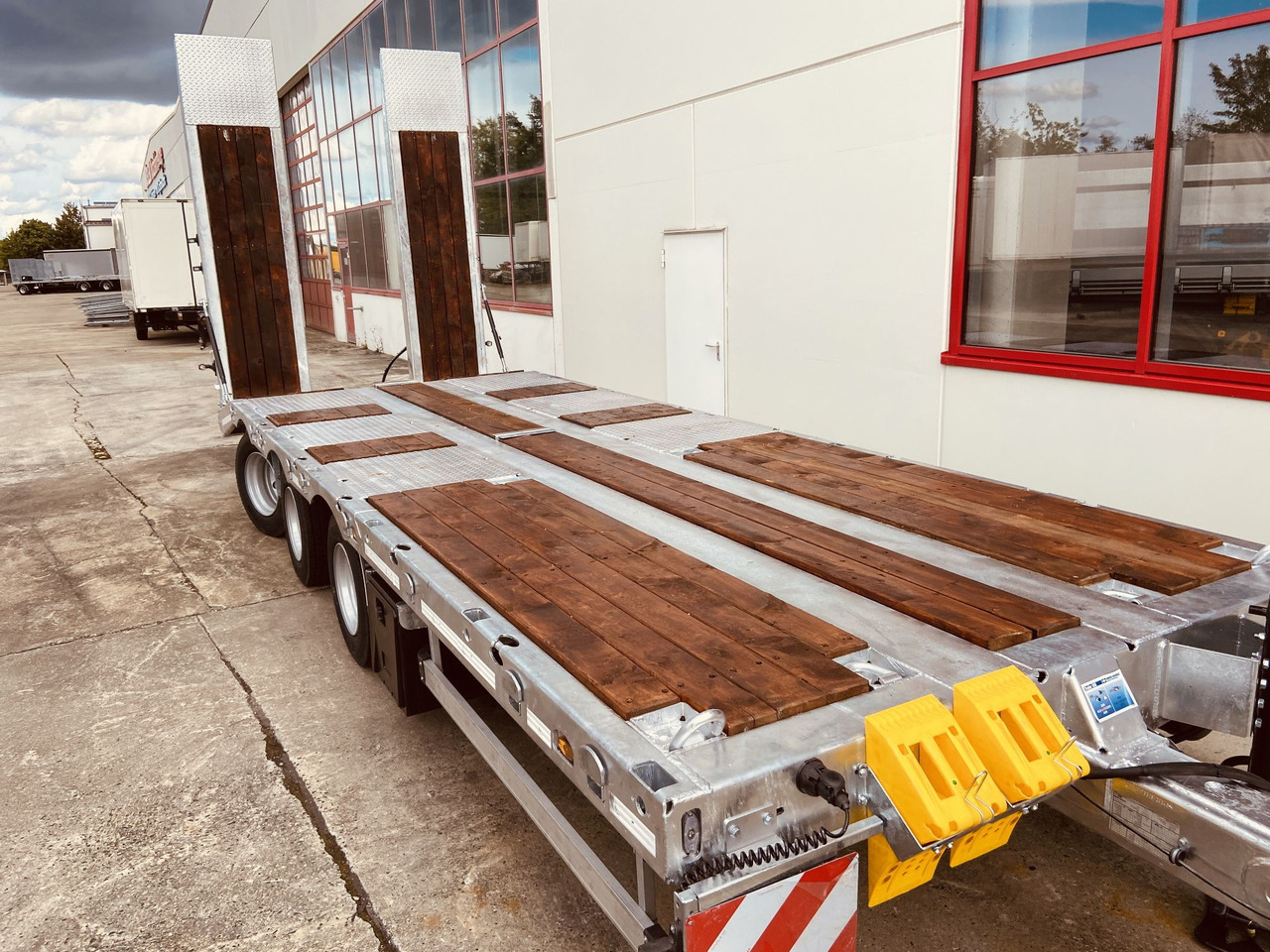 Möslein TT 31 31 t GG Tridem- Tieflader 3 Achs, gelenktNeufahrzeug - Niska prikolica za prevoz: slika 3 Möslein TT 31 31 t GG Tridem- Tieflader 3 Achs, gelenktNeufahrzeug - Niska prikolica za prevoz: slika 3