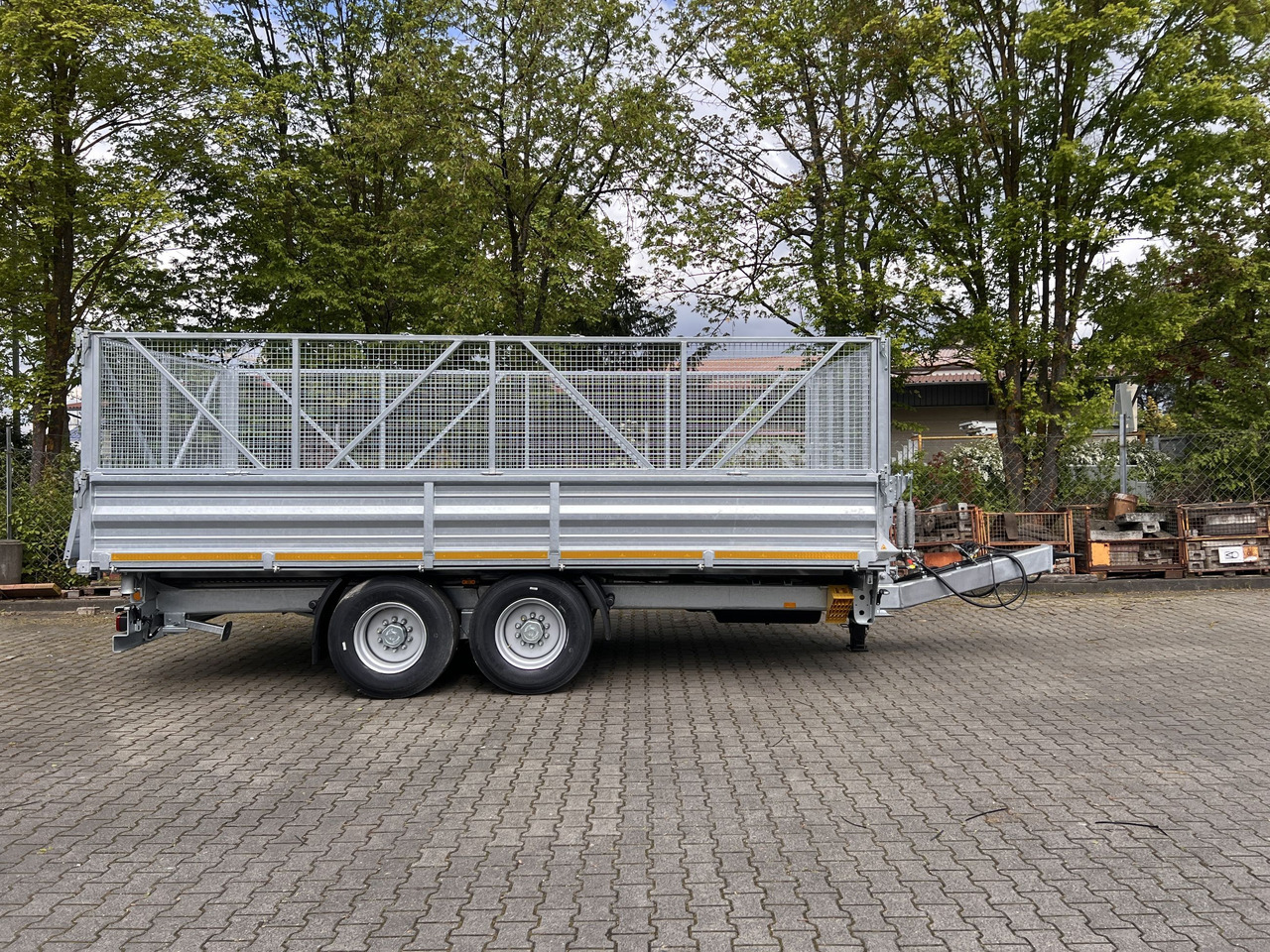 Möslein TTD 14 5,70 m 14 t Tandem- Kipper Tieflader 5,70 m lang, Breite Reifen-- Neufahrzeug -- - Prikolica istovarivača: slika 4 Möslein TTD 14 5,70 m 14 t Tandem- Kipper Tieflader 5,70 m lang, Breite Reifen-- Neufahrzeug -- - Prikolica istovarivača: slika 4